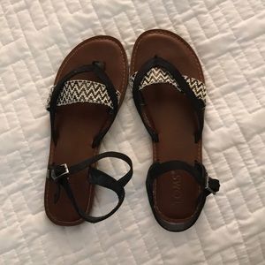 TOMS sandals EUC